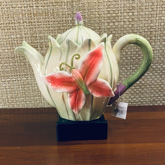 Pacific Rim Other - 🌟5xHP🌟Butterfly & Cabbage Decorative Tea Pot